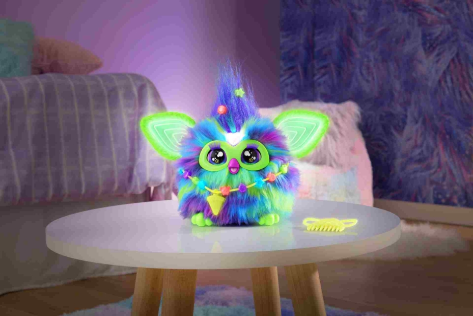 Furby Galaxy leuchtet im Dunkeln!