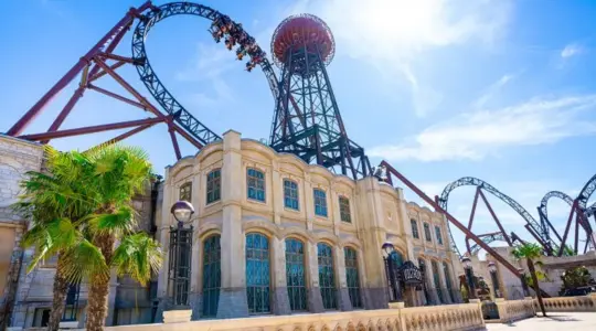 Achterbahn Voltron Nevera im Europa-Park