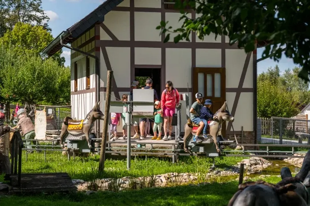 Eselreitbahn im Freizeitpark Lochmühle