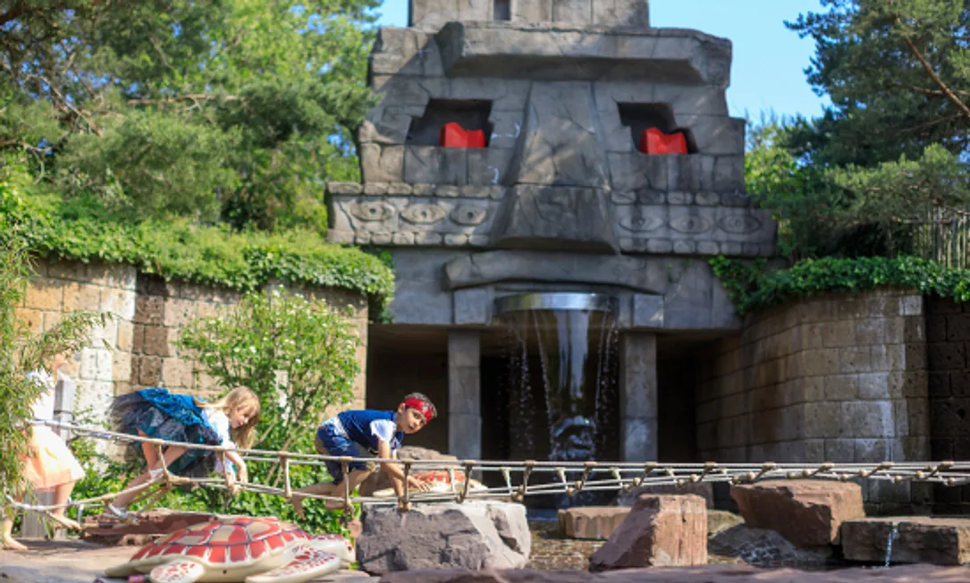 Piraten-Grotte am Piratensee im Playmobil-FunPark