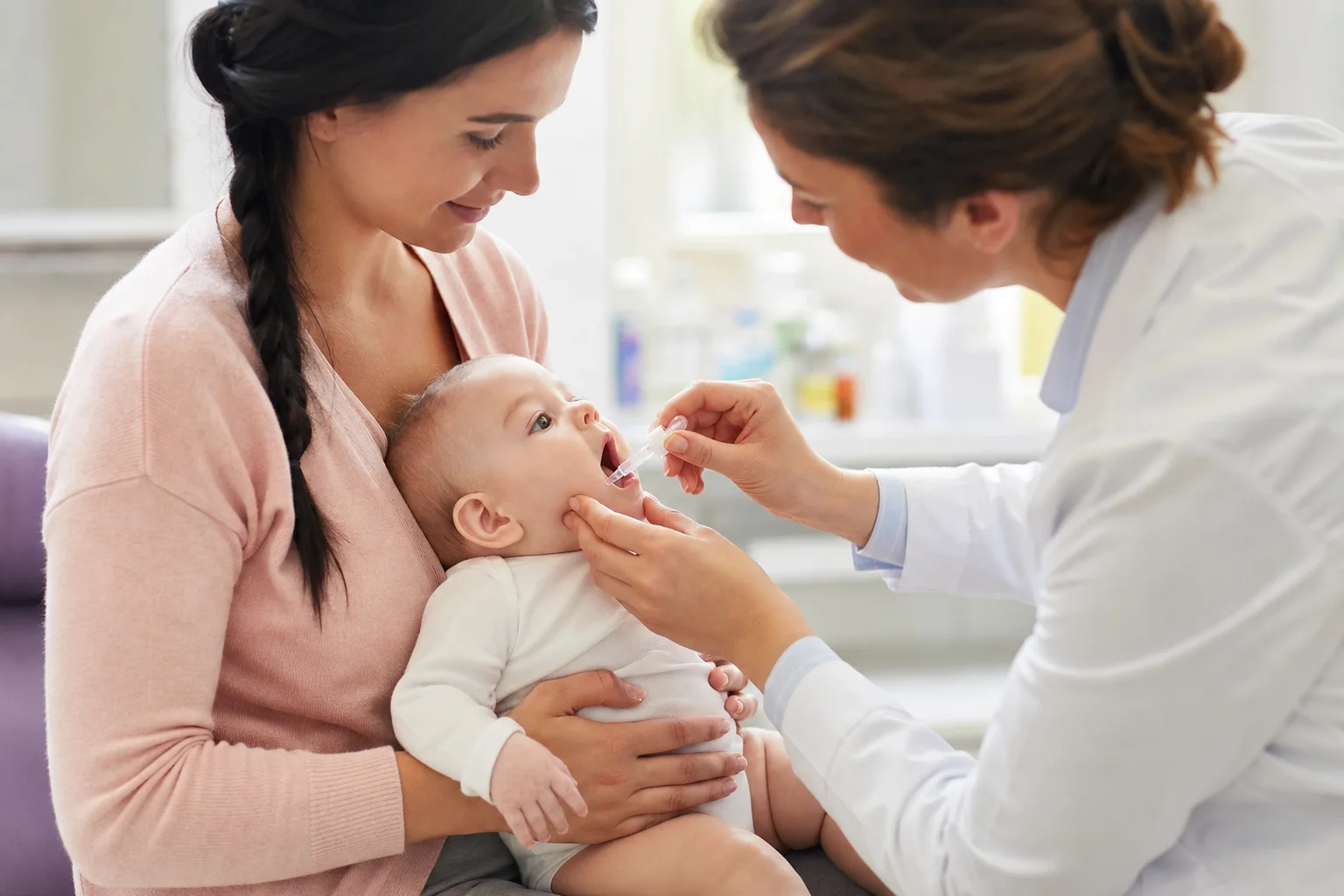 Die Schluckimpfung schützt Säuglinge vor schwerem Rotavirus-Durchfall